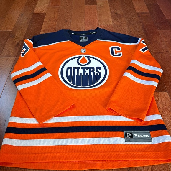 Connor McDavid, Oilers Jersey, Youth L/XL - Picture 2 of 5